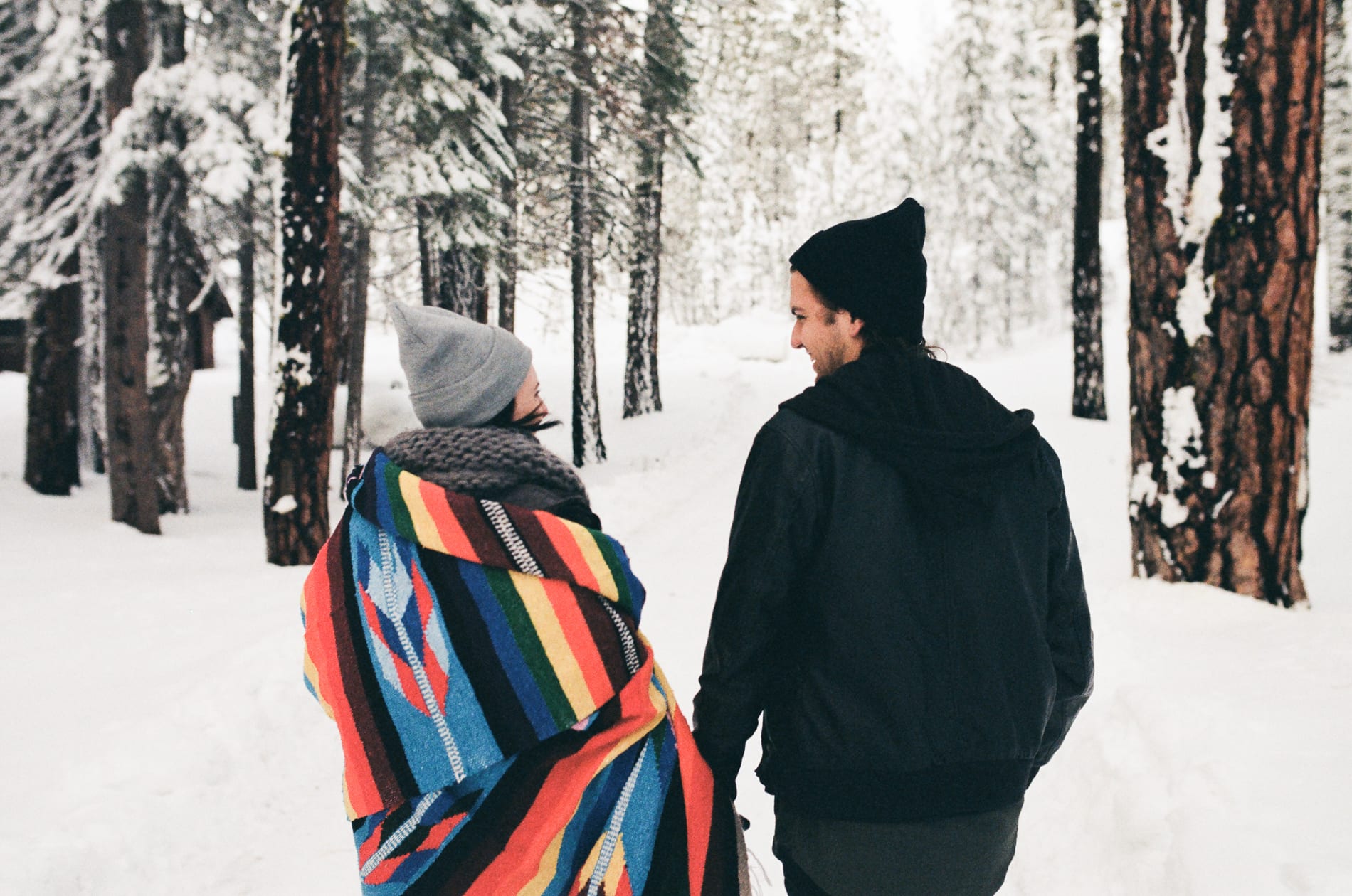 mt-lassen-winter-snow-couples-photo-1