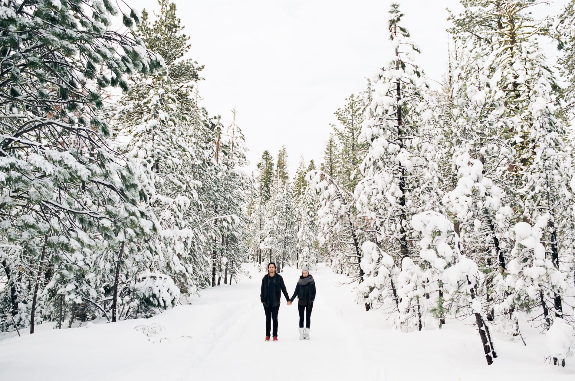 mt-lassen-winter-snow-couples-photo-6